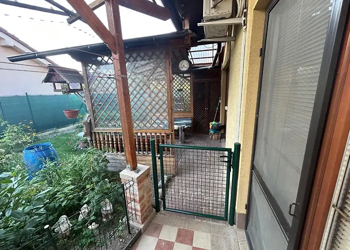 Dom Pri X Bionic Sphere S Bazenom A Zahradou بيت للعطل *