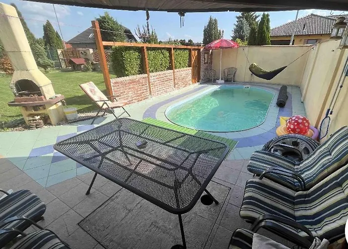 بيت للعطل Dom Pri X Bionic Sphere S Bazenom A Zahradou *